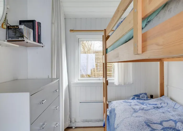 Hébergement de vacances Orwik - 30m From The Sea By Interhome