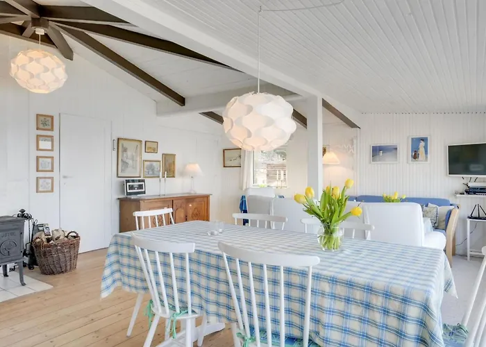 Hébergement de vacances Orwik - 30m From The Sea By Interhome *